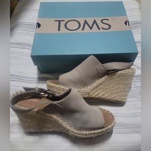 Toms Tan Wedge